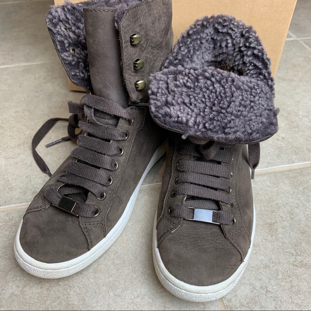 UGG Starlyn Dark Chocolate Shoes Size 6.5